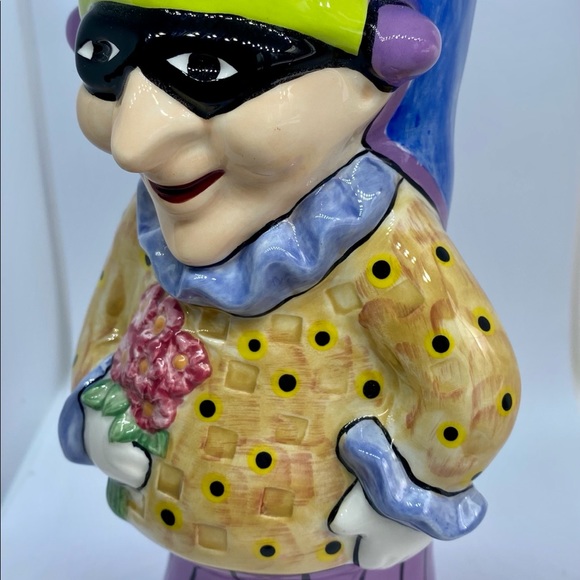 Charms Designs by McGovnery Masked Women Vase EUC - Picture 2 of 6